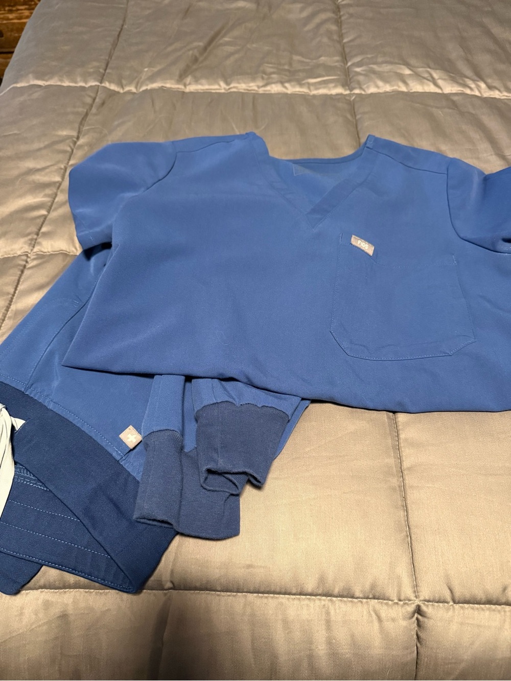 Figs Women's V-Neck Scrub Top and joggers in Royal Blue